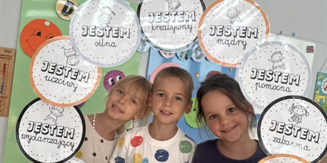 Powiększ grafikę: MIĘDZYNARODOWY DZIEŃ KROPKI