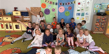 Powiększ grafikę: MIĘDZYNARODOWY DZIEŃ KROPKI