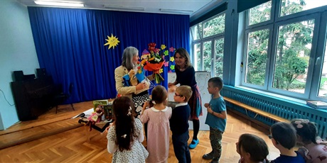 Powiększ grafikę: Spotkanie z pisarką dla dzieci - panią Roksaną Jędrzejewską-Wróbel